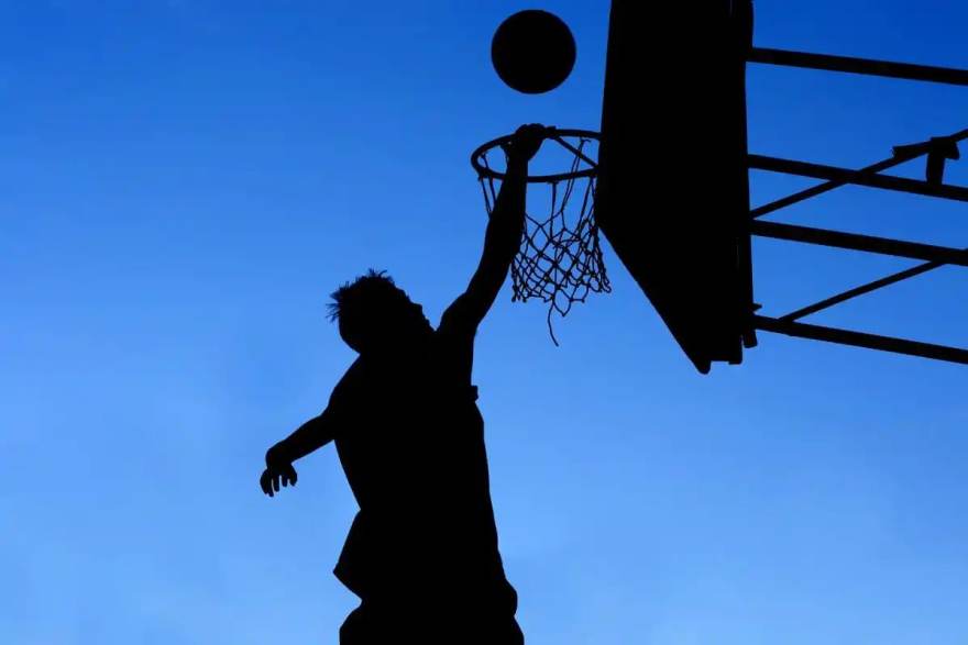 英超西甲NBA CBA十月焦点盘点：五支值得关注的球队与三条战术趋势